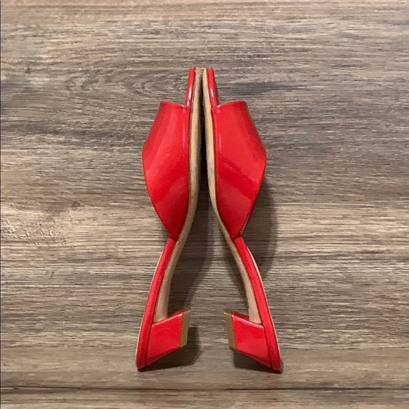 Stuart Weitzman Red Sandals with Patent Leather and Rounded Toe - Picture 3 of 6